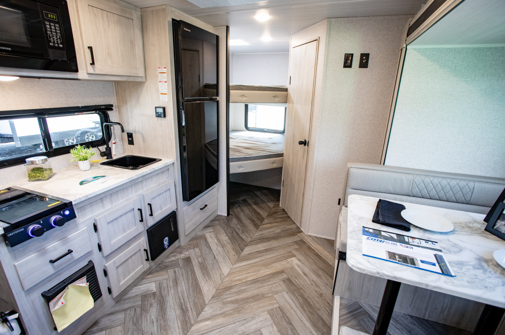 East To West RV Launches Della Terra LE Line at Dealer Expo
