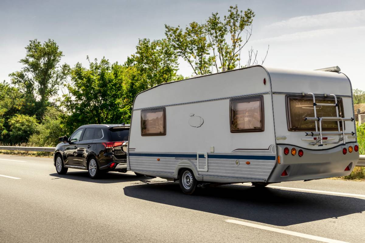 What You Should Know About RV Towing Insurance