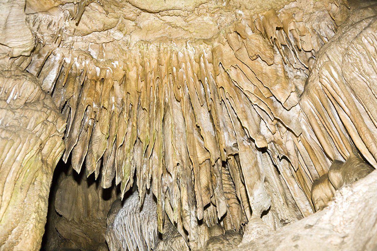 9 Incredible Spots in California for Caving Adventure