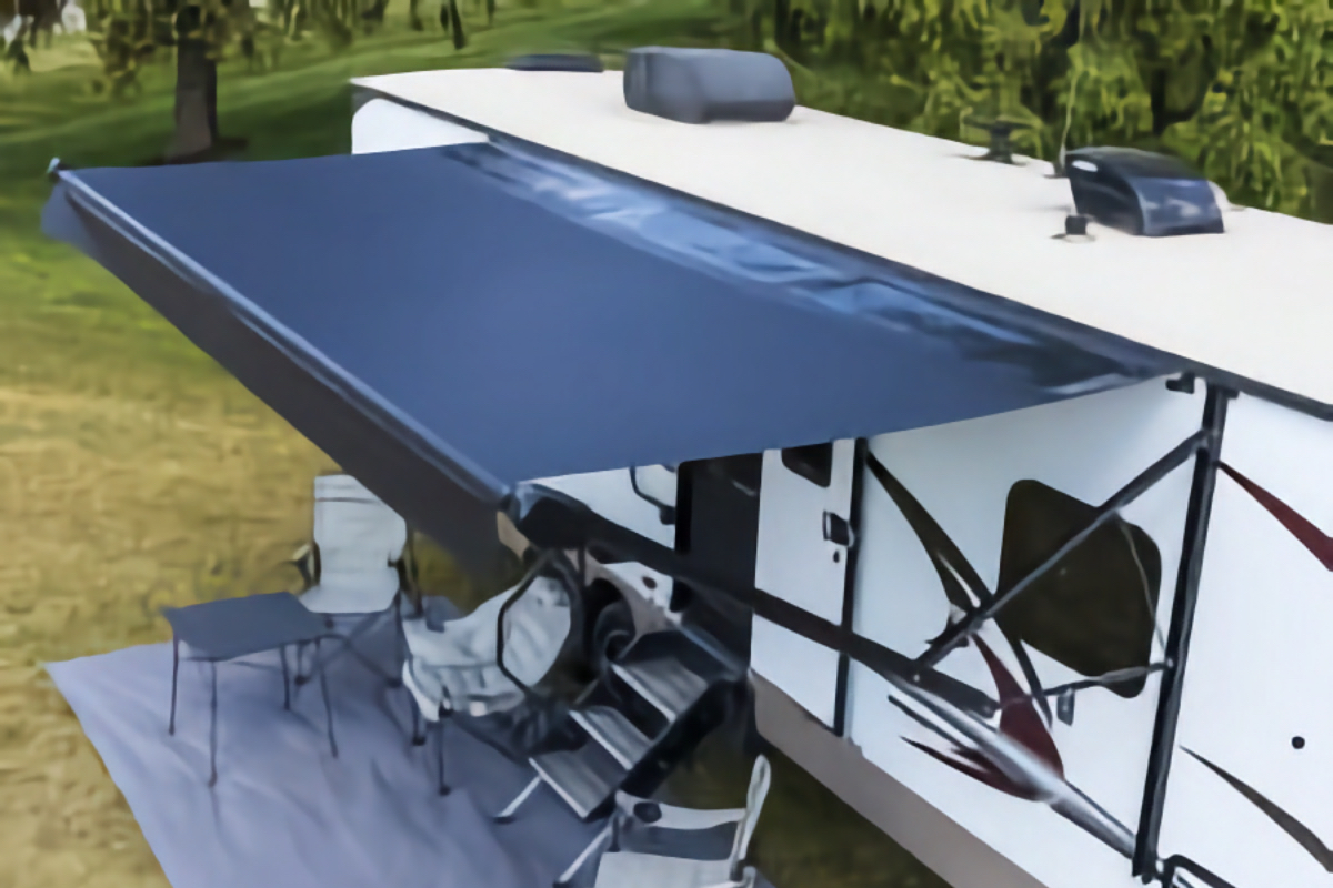 Lippert’s New Awning Doubles as a Solar Panel