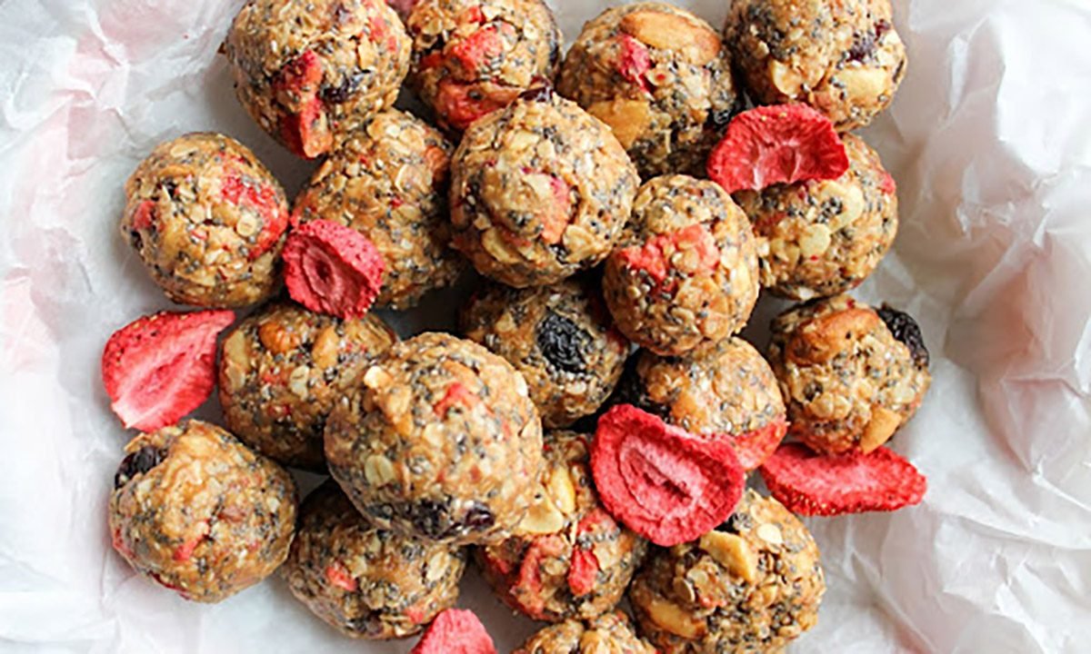 peanut-butter-jelly-trail-mix-energy-balls