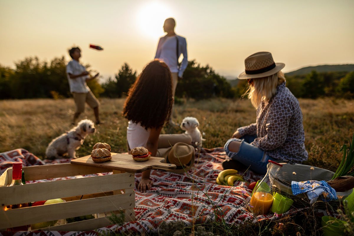 tips-for-a-cozy-fall-picnic
