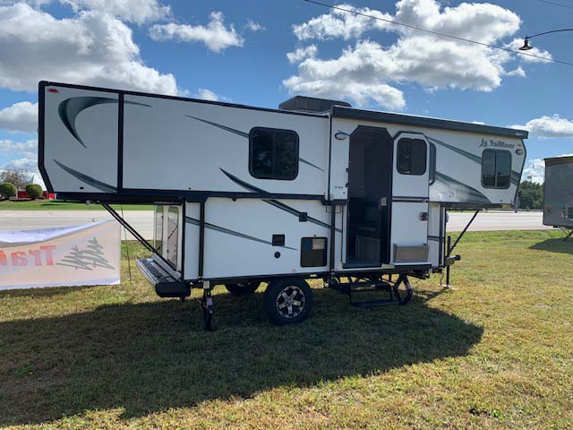 Trailmanor 2518KB exterior pop-up campers