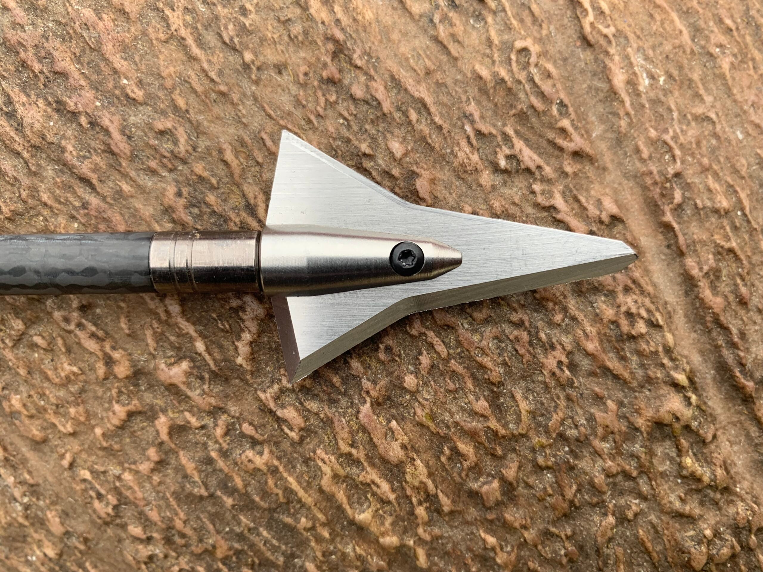 Helix single bevel broadheads