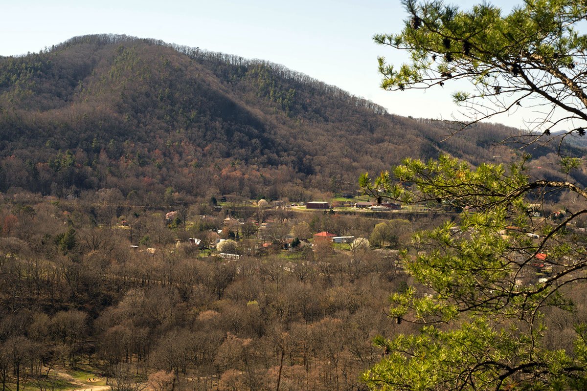 dont-miss-these-unique-towns-along-the-appalachian-trail
