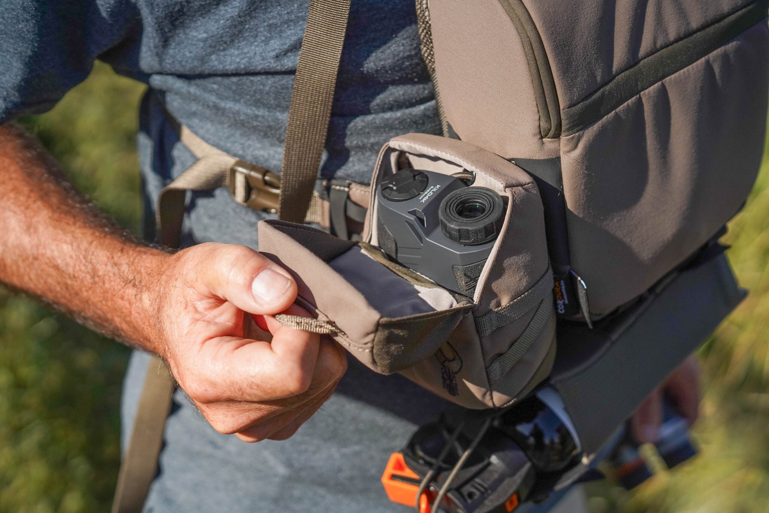 The Sig Sauer Kilo4K in a binocular harness