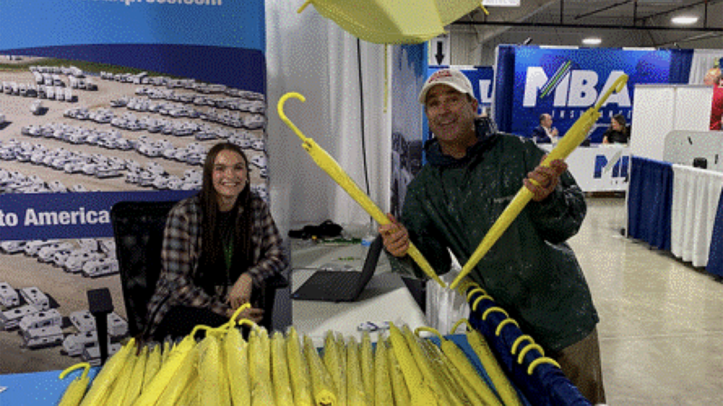 Transport Firm Wave Express Doles Out Umbrellas at Open House – RVBusiness – Breaking RV Industry News