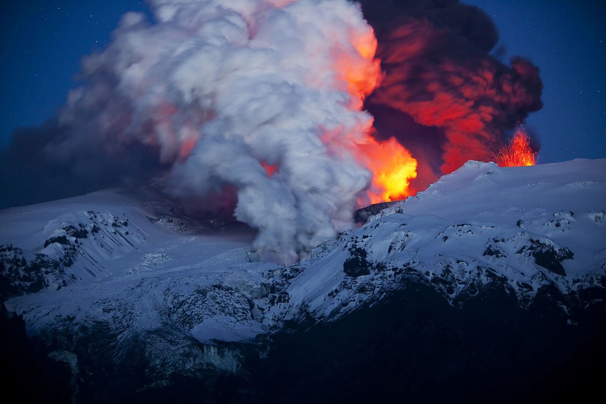 active-volcanoes-you-can-actually-visit