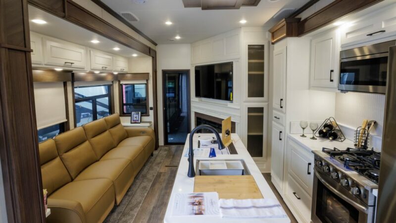 DRV Luxury Suites Reveals its Newest Innovations for 2024 – RVBusiness – Breaking RV Industry News