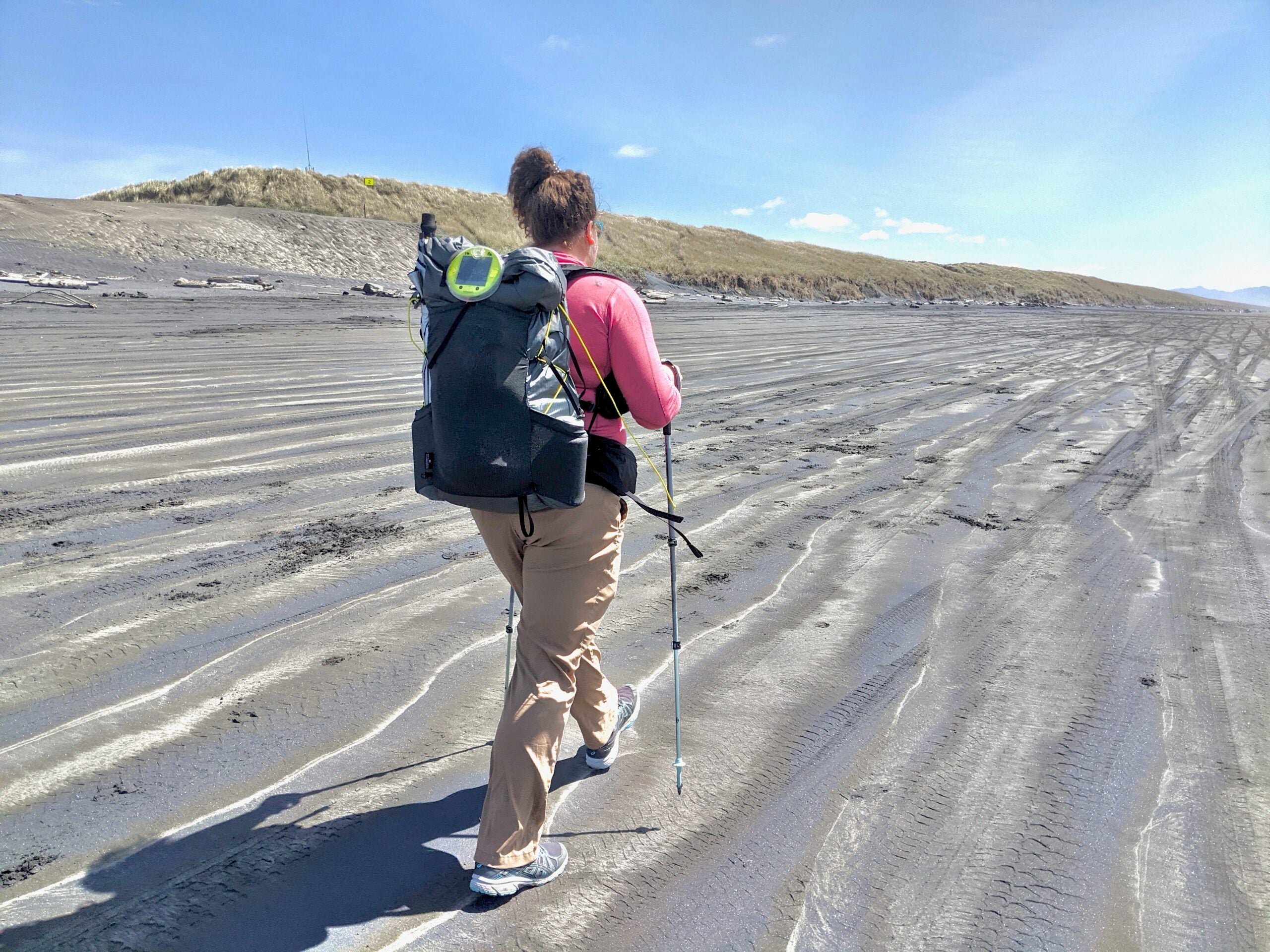 Despite having only carried traditional backpacking backpacks, Diana was extremely impressed with the load-bearing ability of the minimalist Six Moons Designs Swift X with the running-vest style straps. 