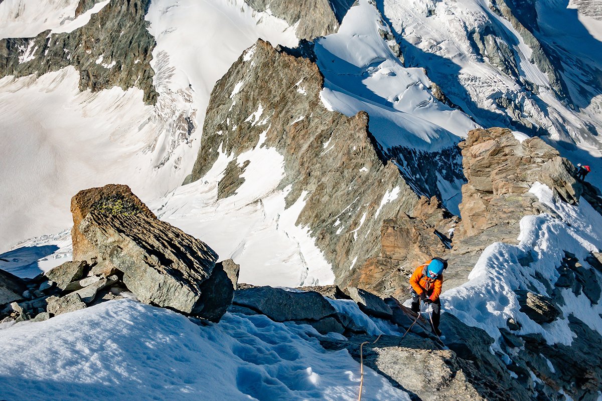 ultimate-guide-to-ice-climbing-from-a-mountain-guide