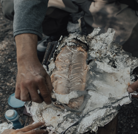 3 Delicious Ways to Cook Fish Over a Campfire (with Little Equipment)