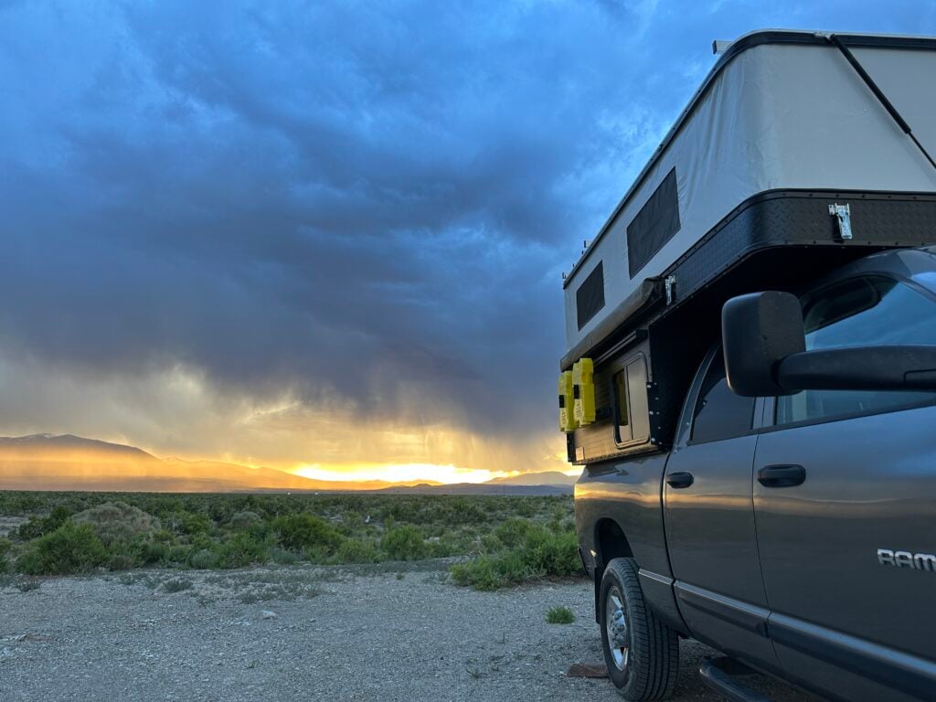 Project M Truck Topper in the desert on Dodge Ram 2500 (Image: @liveworkdream)