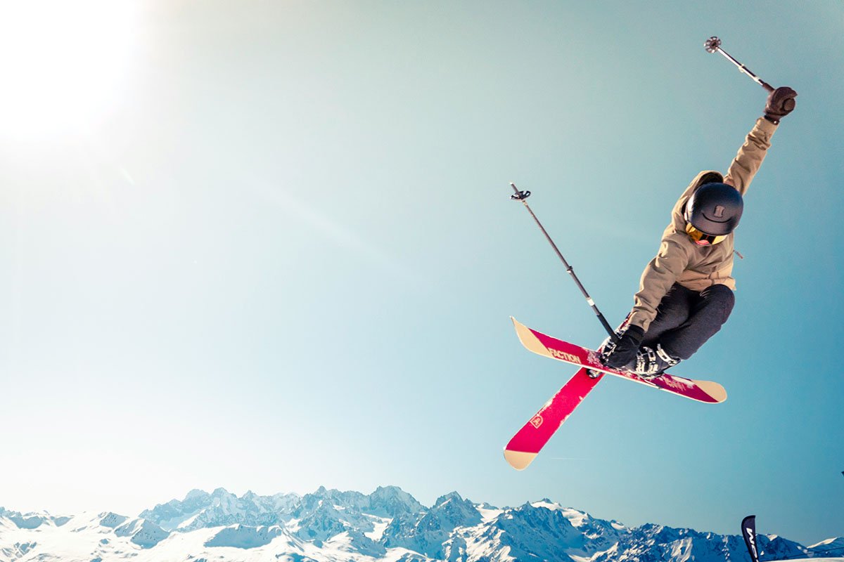 how-to-dress-for-skiing-or-snowboarding