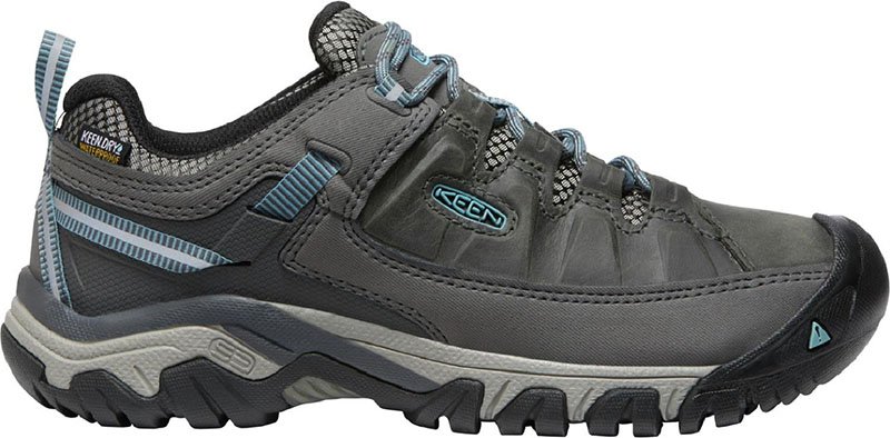 8 Best Hiking Shoes for Women 