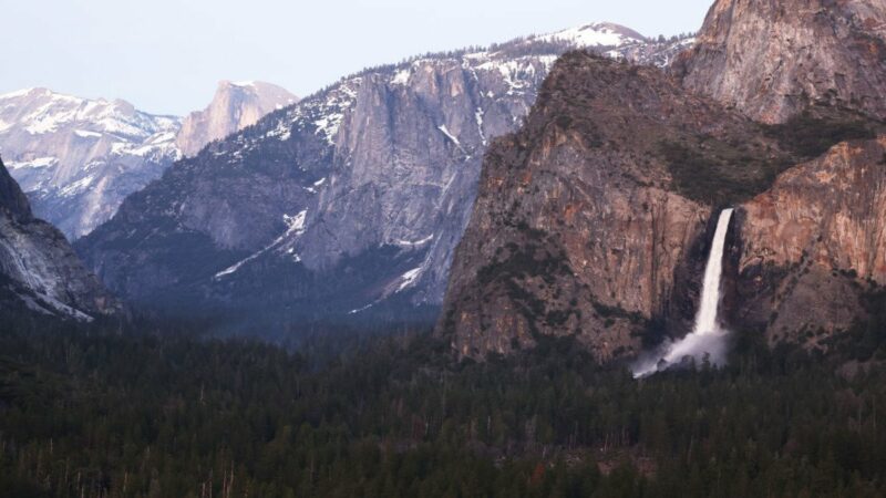 Time-Lapse Video Shows Natural ‘Firefall’ Phenomenon at Yosemite