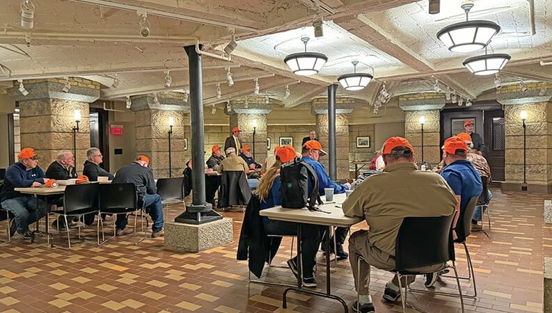 Minnesota Deer Hunters Association members discuss wolves, elimination of shotgun zone at State Capitol – Outdoor News