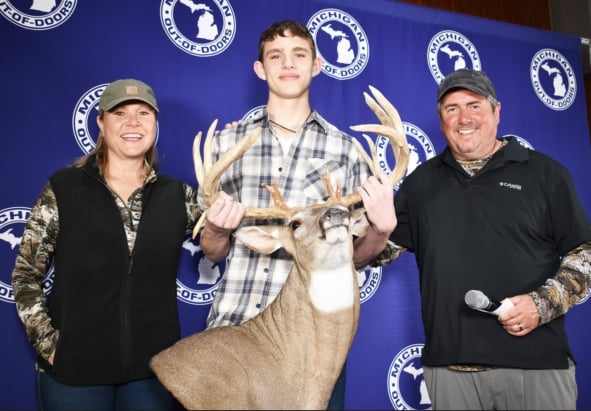 Trophy whitetails highlighted at Big Buck Night-West in Michigan – Outdoor News