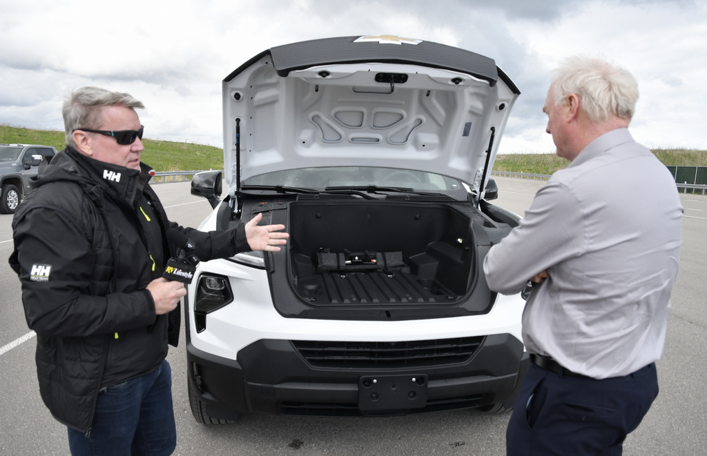 Scott Meldrum briefed Andy Thomson on the many features of the Silverado EV