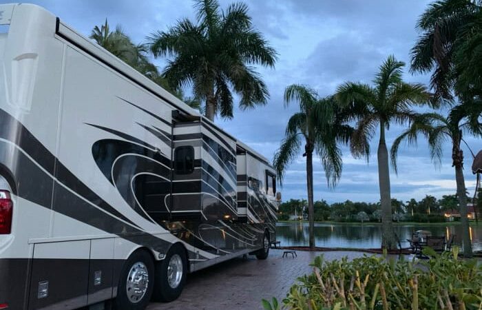 A Florida RV Paradise: Pelican Lake Motorcoach Resort