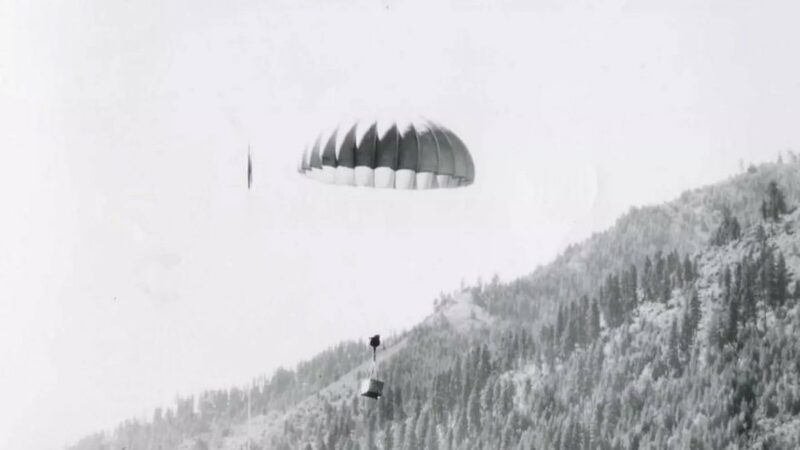 Watch Vintage Footage of Beavers Parachuting into the Wilds of Idaho