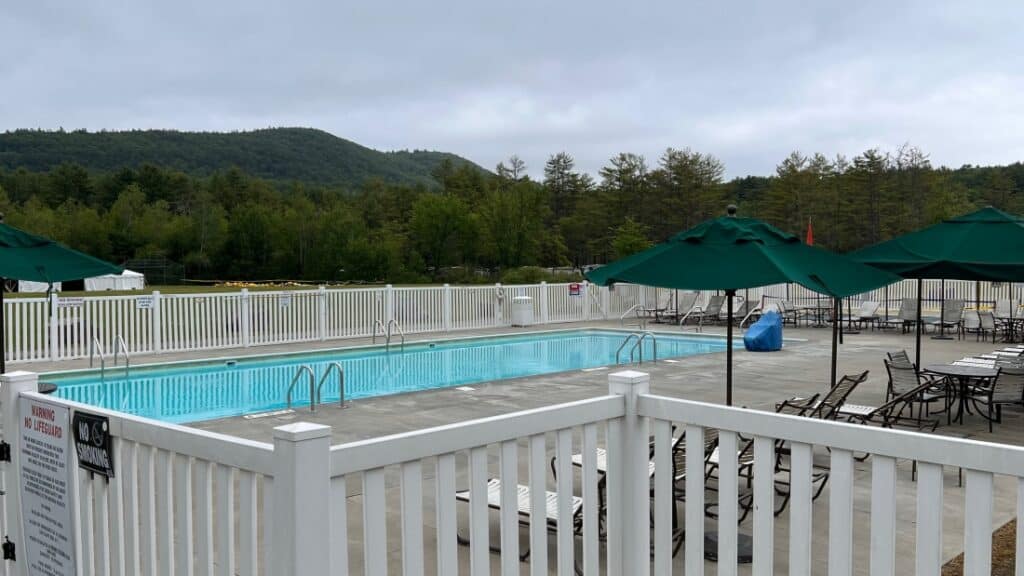 The pool at Lake George Escape