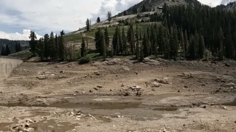 Utah Hikers Confused by Missing Lake