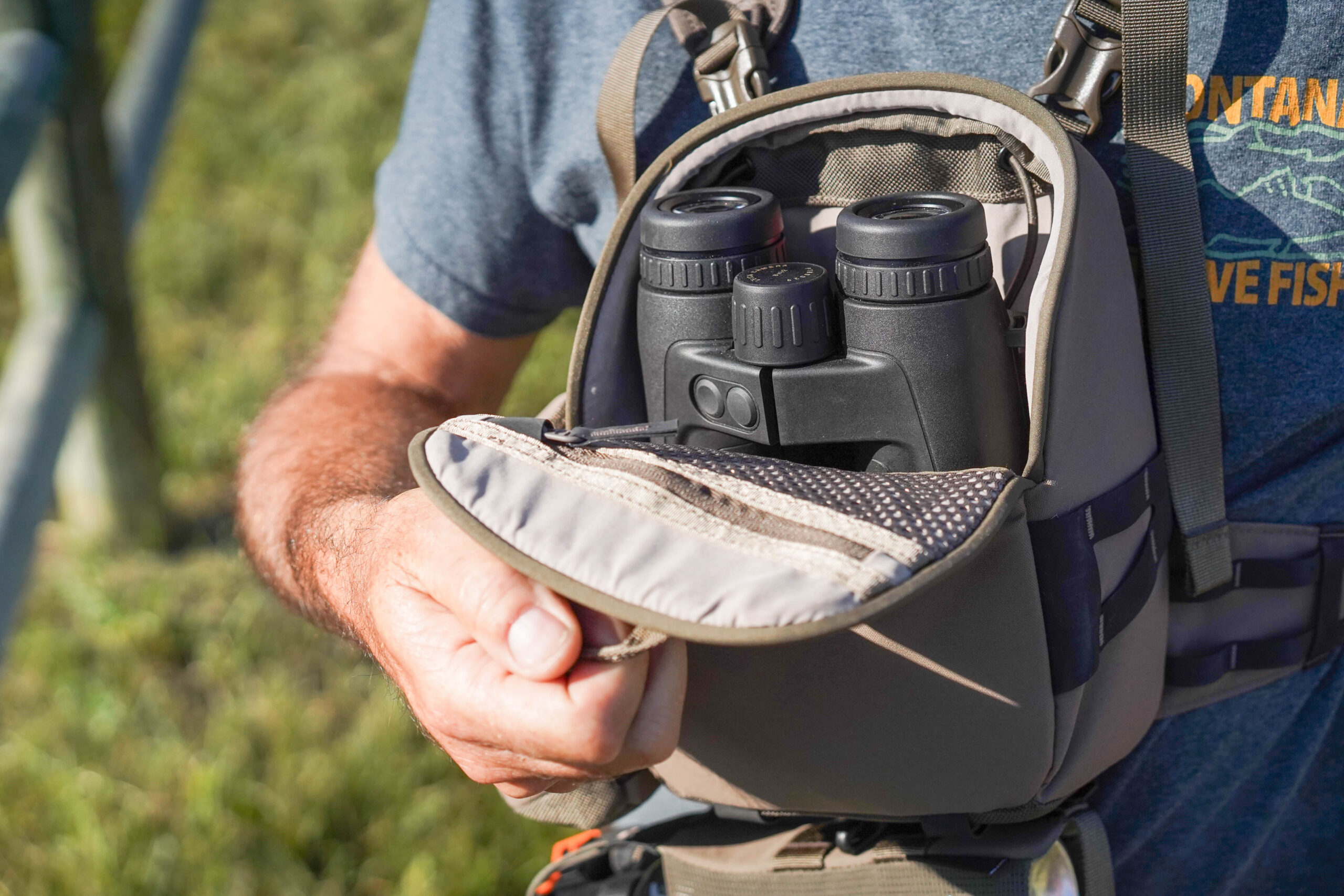 The Bino Mag 2 binocular harness can hold large binos.