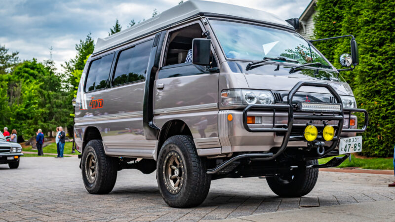 Road Icon: The Mitsubishi Delica Leaves Us Starstruck