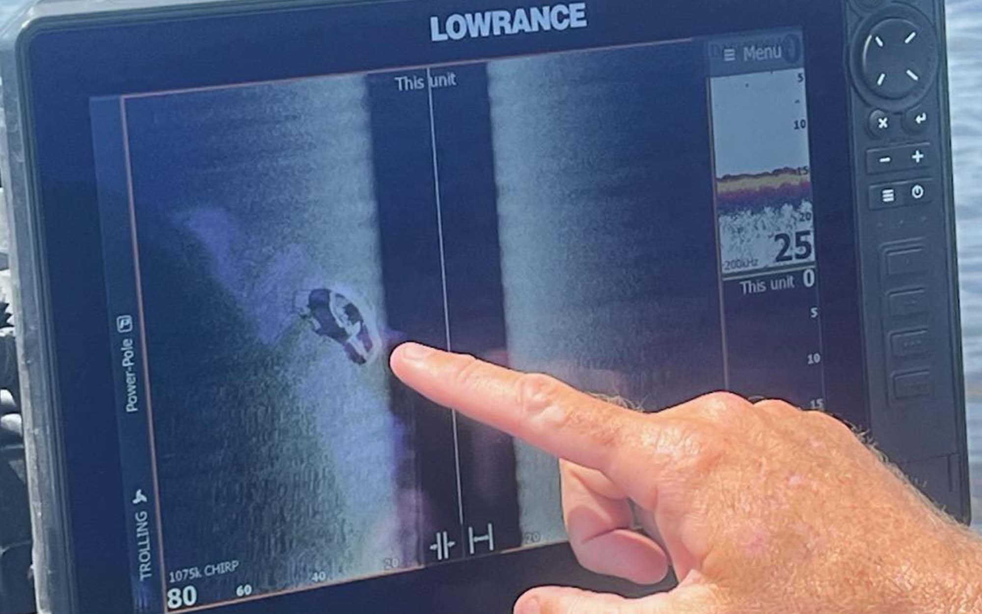 Lowrance HDS 12 side scan image