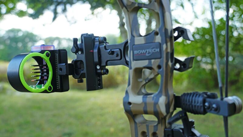 Single Pin vs Multi Pin Bow Sights for Deer Hunting: Here’s What Bowhunters Need to Know 