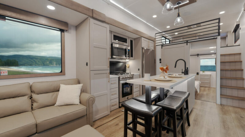 Video: Alliance RV Launches ‘Benchmark’ Destination Trailer – RVBusiness – Breaking RV Industry News