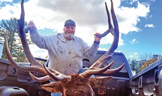 Bull elk hunters go four for four in first Jackson County, Wis., hunt – Outdoor News