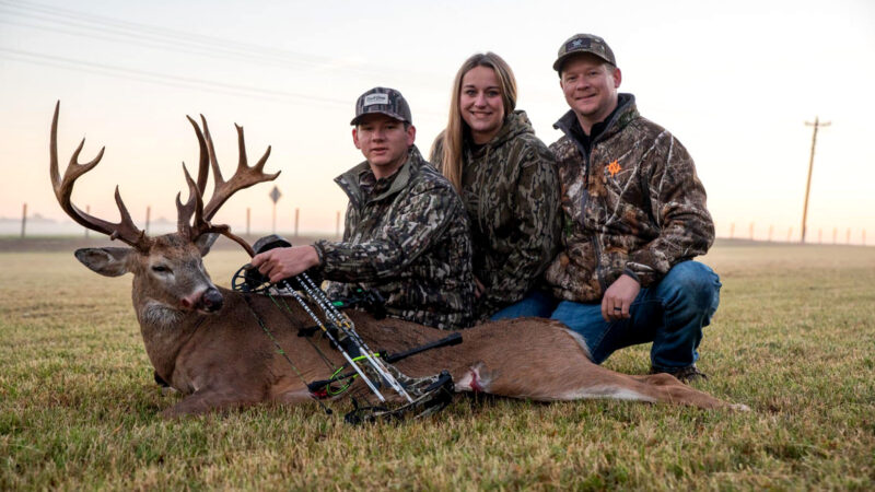 ‘I Know He Was with Me.’ Virginia Hunter Tags 20-Point Buck with His Late Father’s’s Bow