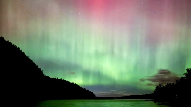 The Northern Lights Stunned in These National Parks Last Night