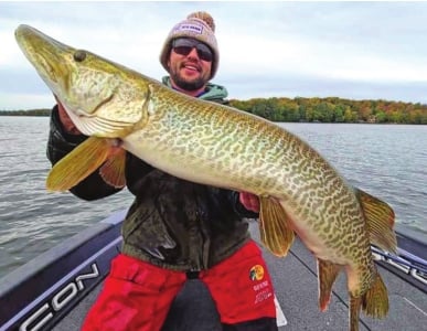 Tips on Tracking Down Big Late Fall Muskies – Outdoor News