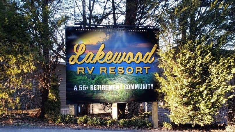 Lakewood RV Resort welcome sign.