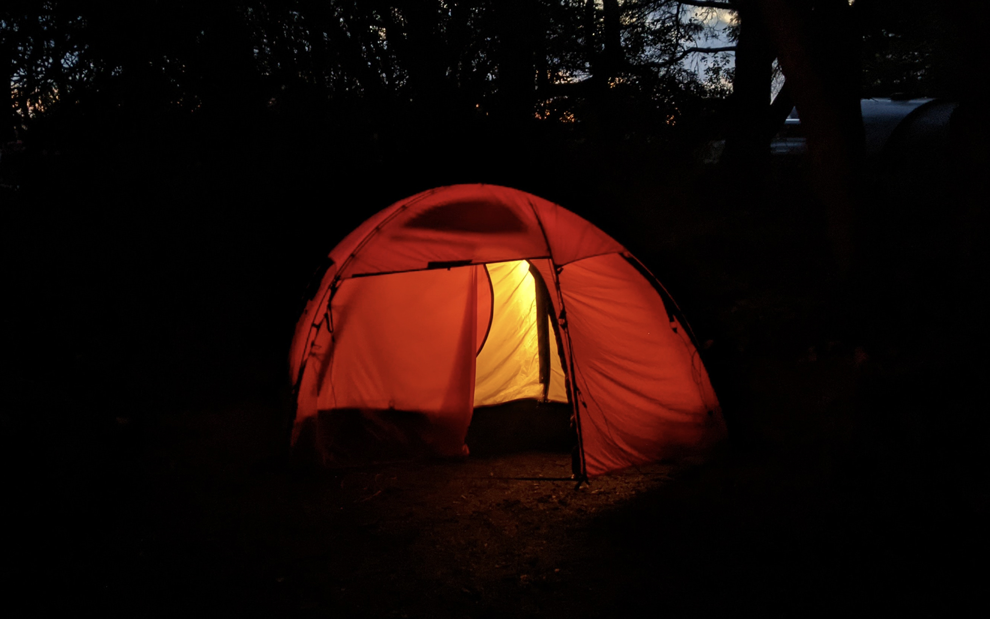 HIlleberg Allak 3 glowing at night