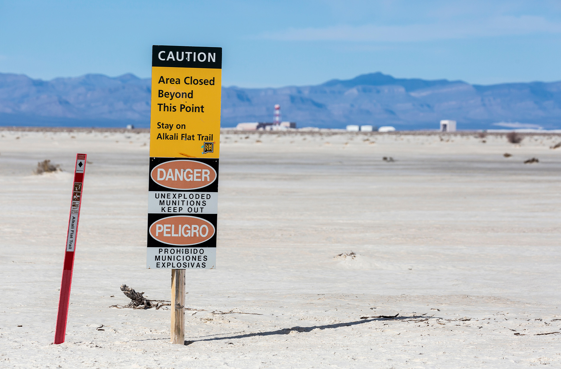 A sign warning people at White Sands National Park.