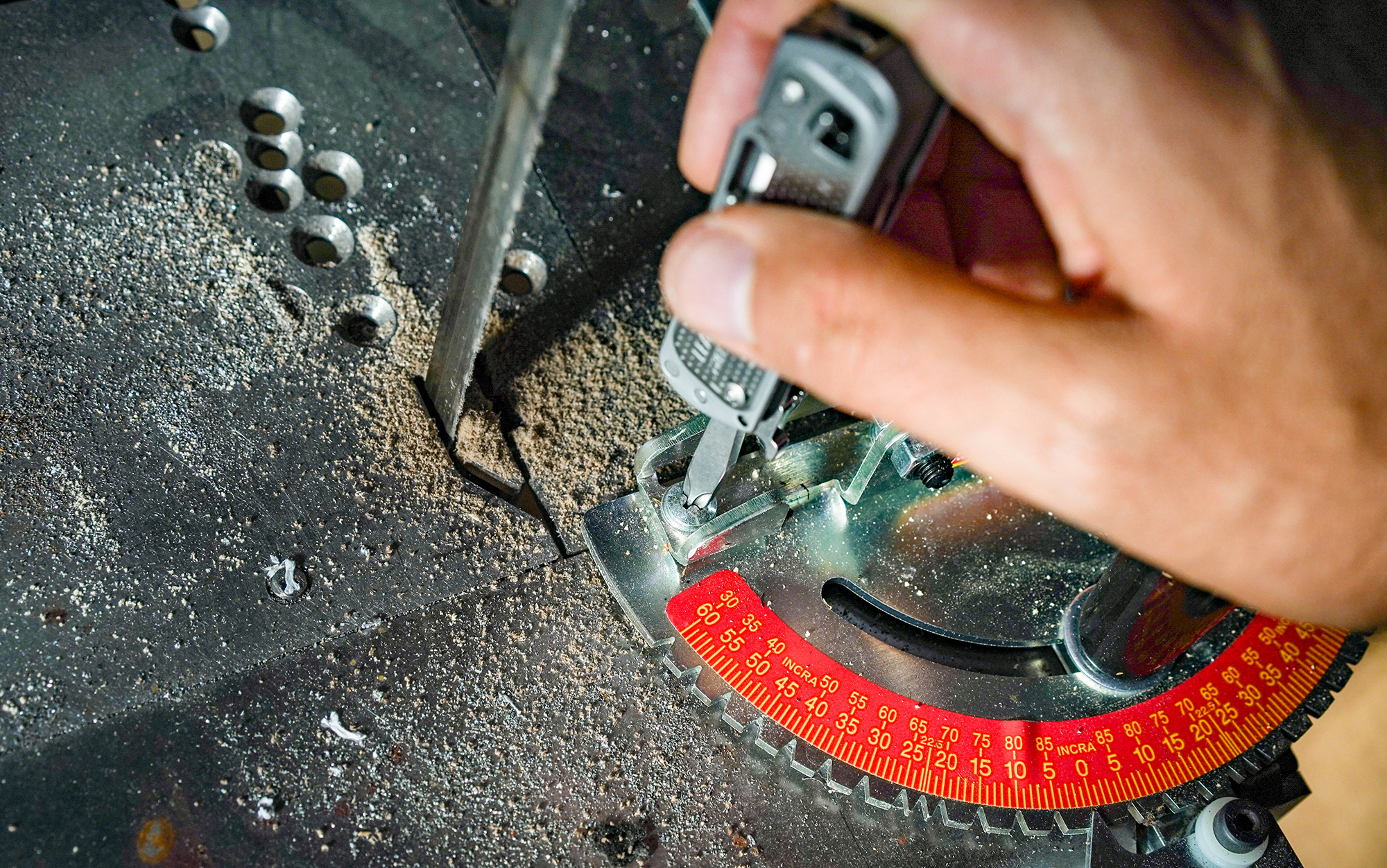 Author uses Leatherman Phillip's screwdriver.