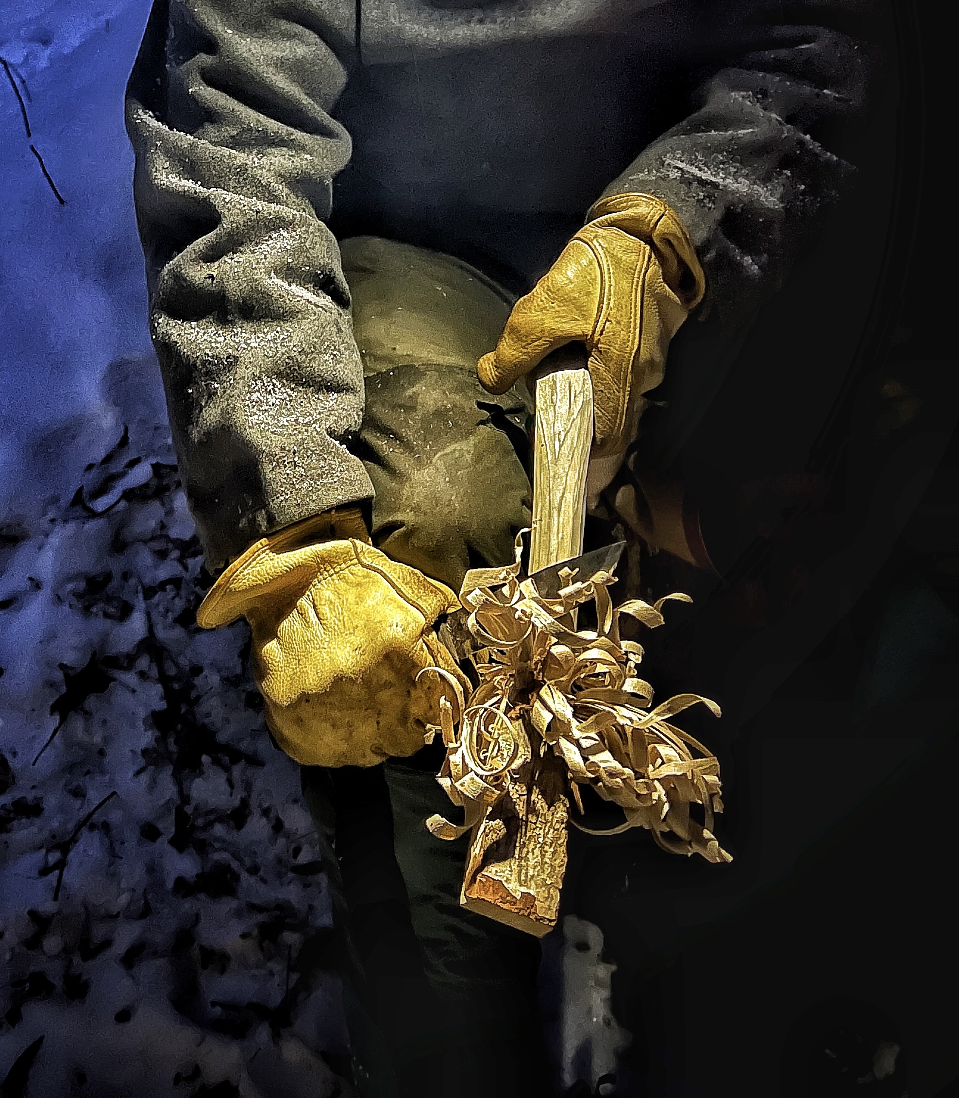 Making a feather stick with a survival knife