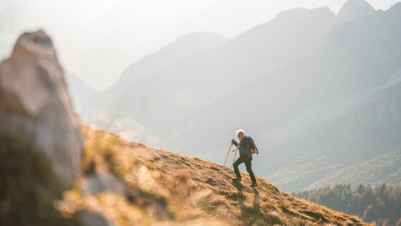 90-Year-Old Man Hikes Every Day, Celebrates Birthday on Trail