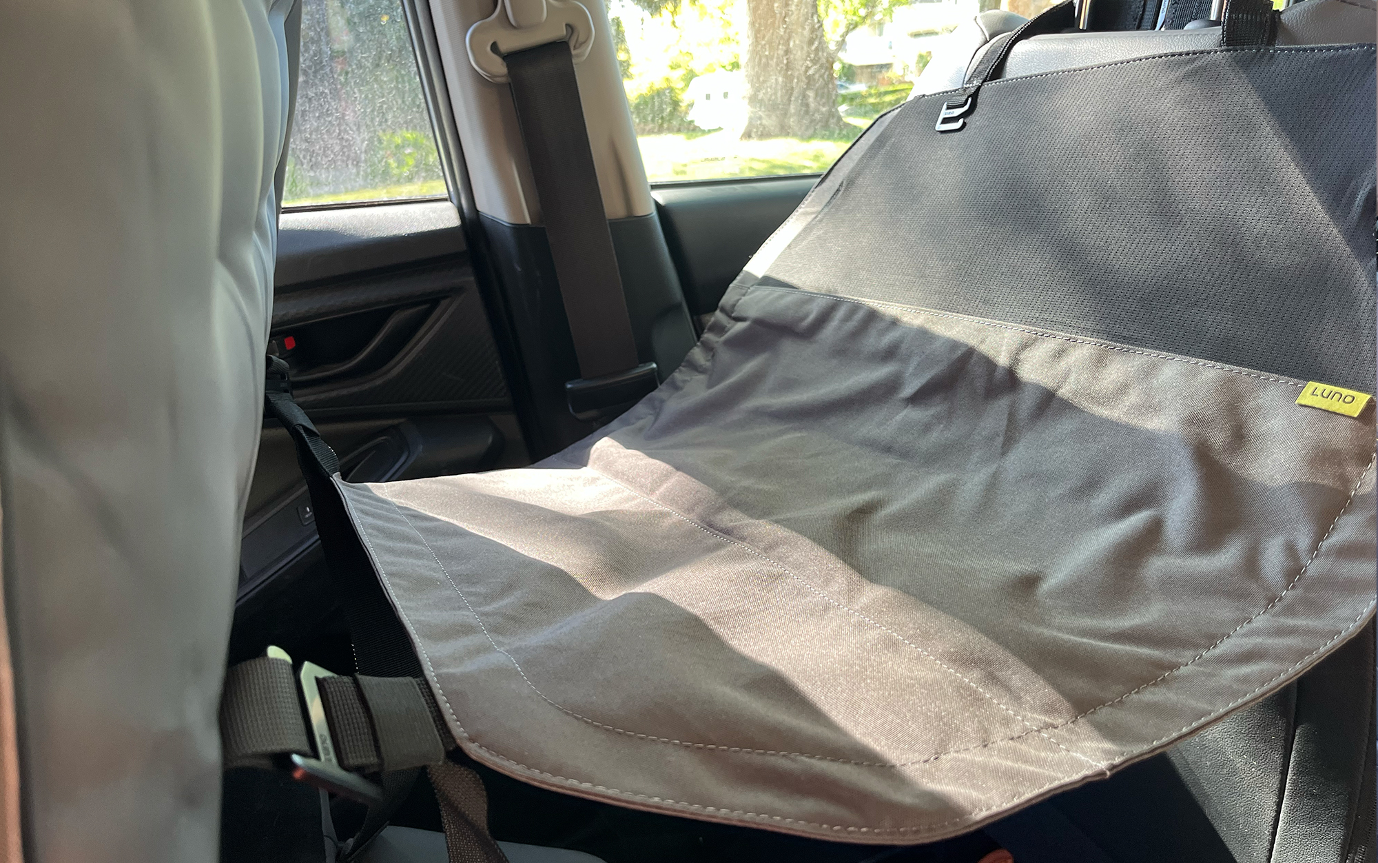 The Luno mattress connects to the headrests of your car seats.