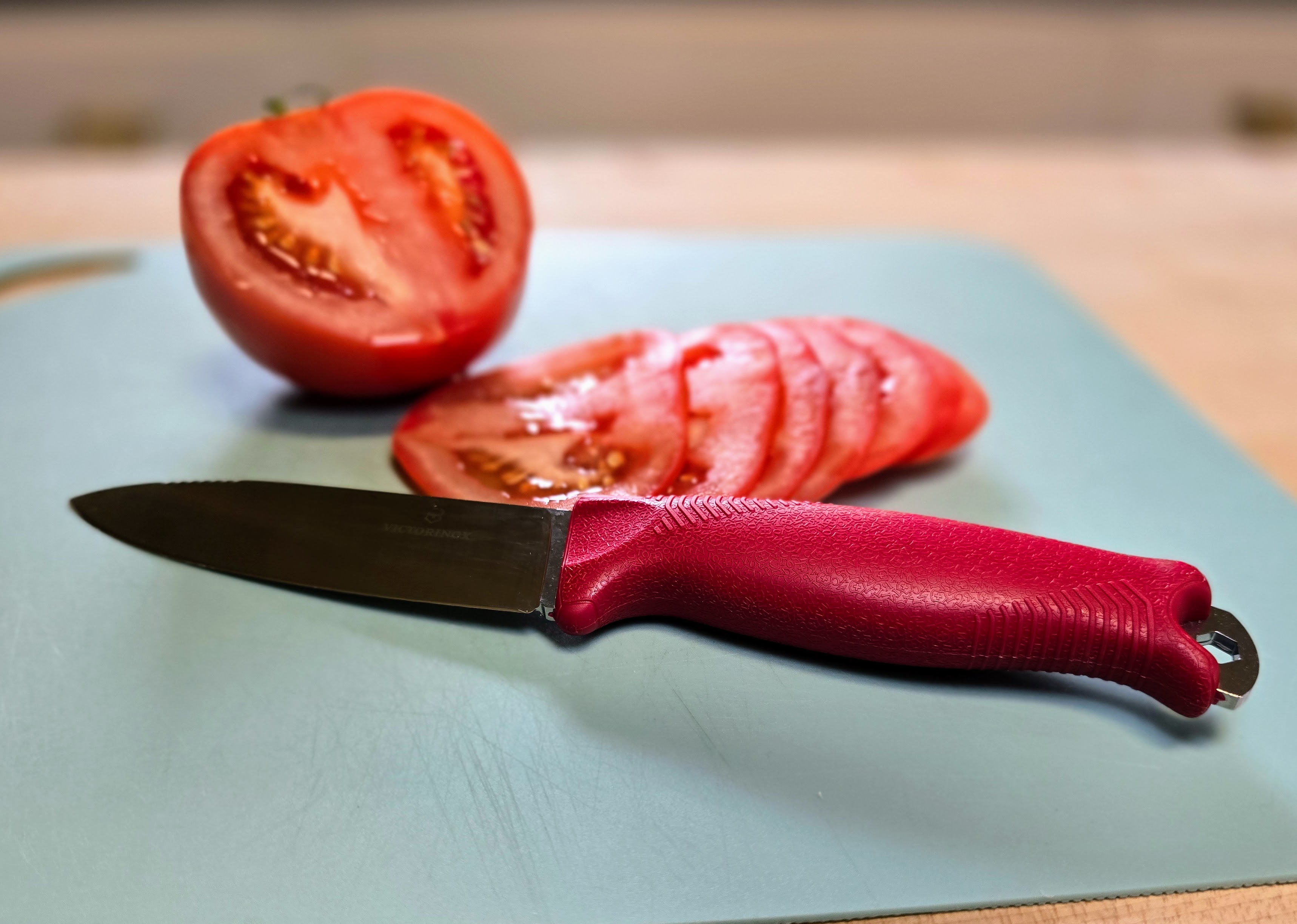 A Victornix Venture and a sliced tomato